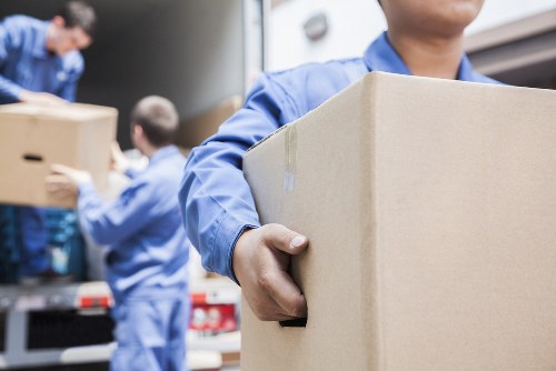 Moving truck service information for Soho streets and access challenges
